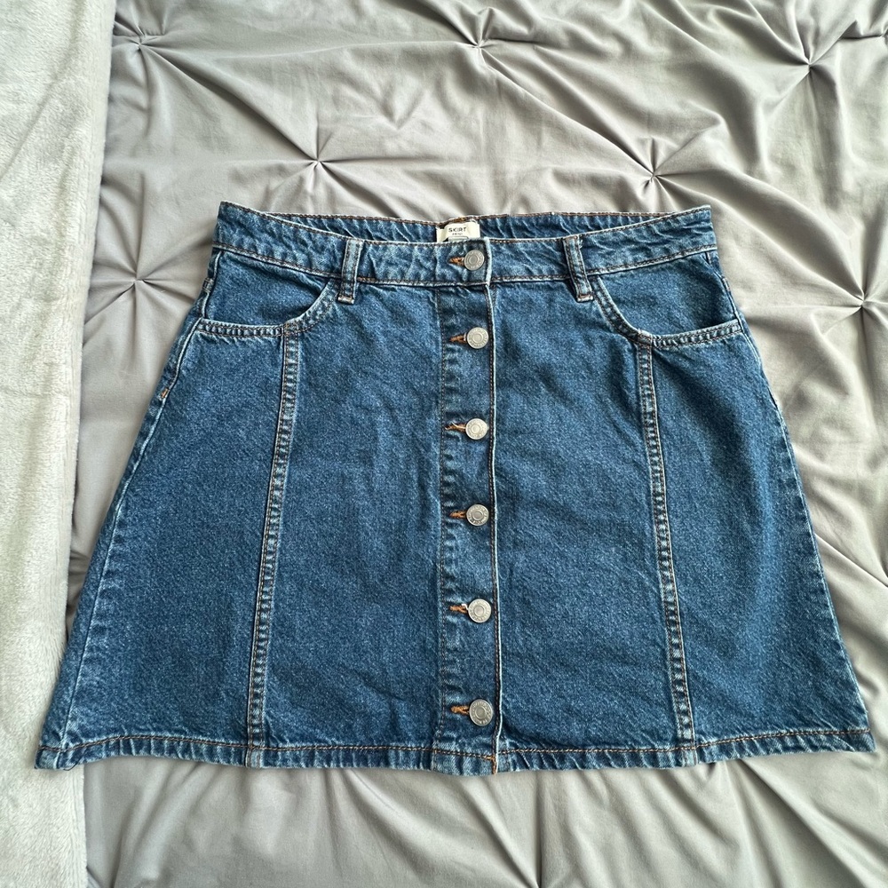 Mini skirt by OVS (Italian brand).